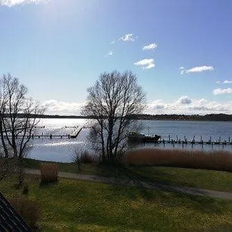 Mit Balkon In *